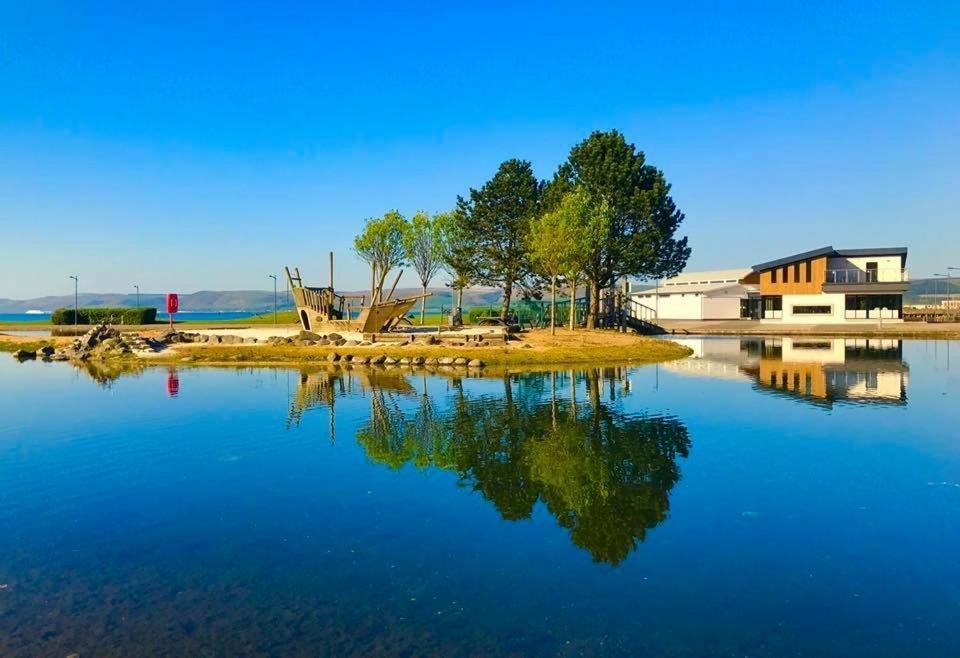 Bunnahabhain 5 - Farm Stay - Stunning Sea And Rural Views สแตรนราร์ ภายนอก รูปภาพ